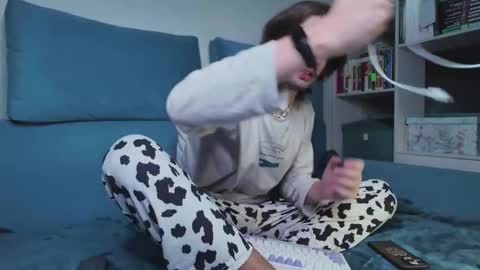 julian_cassablanca online show from 26, 2, 2025