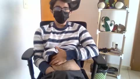 Julian Mora online show from 5, 3, 2025