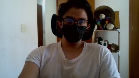 Julian Mora online show from 9, 3, 2025