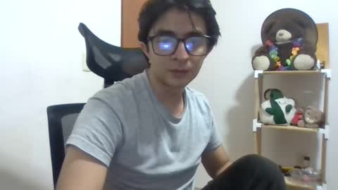 Julian Mora online show from 11, 3, 2025