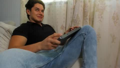 Snapshot of julian_wallace1 chatting on 19, 5, 2026 julian_wallace1 online show from 19, 5, 2026
