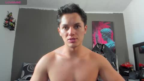 julian_wallace1 online show from 10, 6, 2026