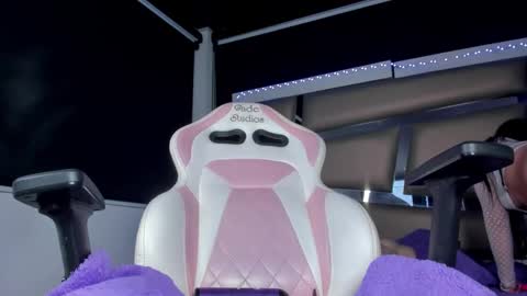 juliana_js_ online show from 9, 9, 2025