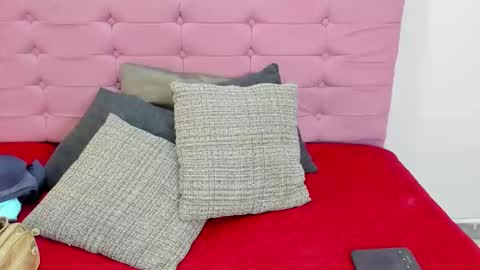 Juliana online show from 4, 11, 2025