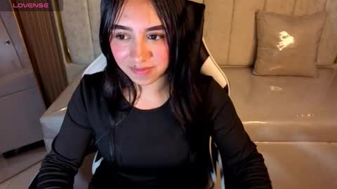 Snapshot of juliana_tx chatting on 7, 11, 2025 Online 2200 to 600 online show from 7, 11, 2025