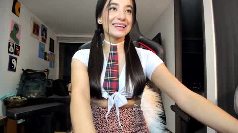 Jeimy Help me to reach 100 thumbs up online show from 7, 12, 2024