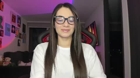 Snapshot of julidavila chatting on 23, 6, 2026 Jeimy Help me to reach 100 thumbs up online show from 23, 6, 2026
