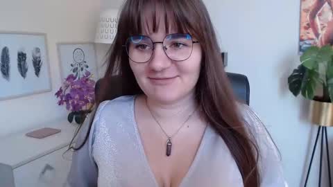 Julie online show from 12, 9, 2025