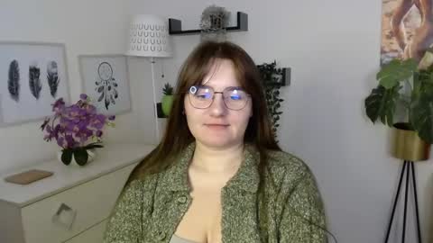 Julie online show from 8, 10, 2025