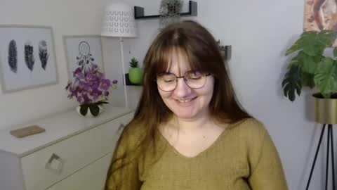 Julie online show from 10, 11, 2025