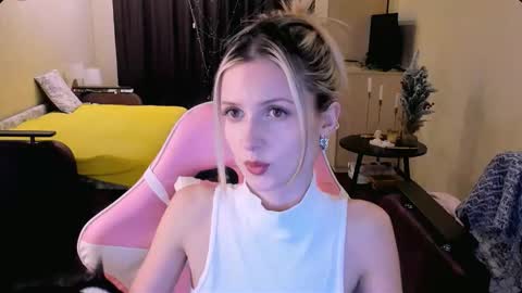 Julie online show from 5, 12, 2025