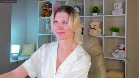 Snapshot of julie_lucasss chatting on 23, 2, 2026 Julie Lucasss online show from 23, 2, 2026