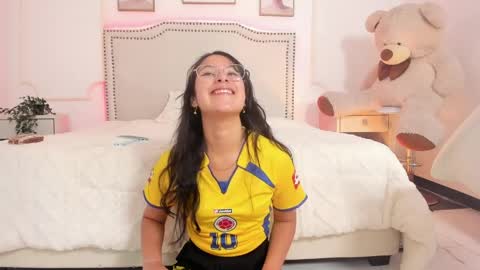 Snapshot of juliee_ross chatting on 10, 4, 2026 juliee_ross online show from 10, 4, 2026