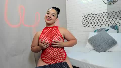 julieta_333 online show from 1, 2, 2025