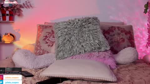 Juli  online show from 22, 1, 2025