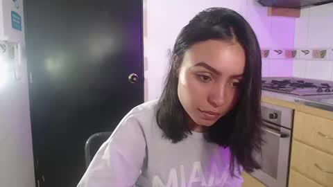 Snapshot of julieta_fn chatting on 7, 7, 2026 julieta_fn online show from 7, 7, 2026
