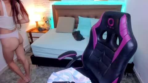 Julieth  online show from 6, 10, 2025