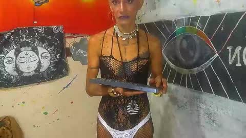 Julieth Wolf online show from 14, 11, 2025