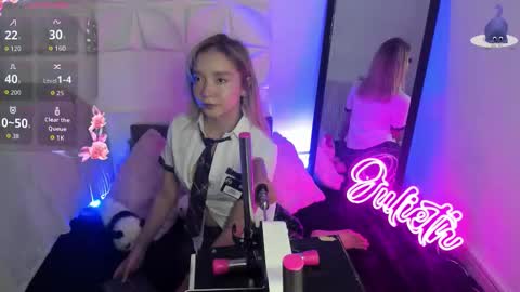 Snapshot of juliethmosss chatting on 21, 10, 2025 Julieth online show from 21, 10, 2025