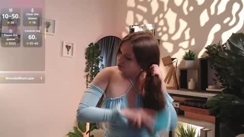Snapshot of juliette_junson chatting on 12, 5, 2026 Julie online show from 12, 5, 2026
