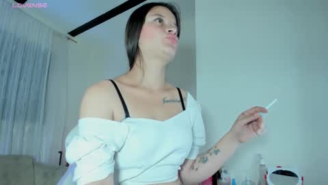 Snapshot of juliieta_swet chatting on 2, 11, 2025 juliieta_swet online show from 2, 11, 2025