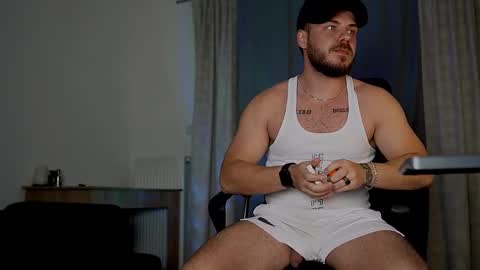 Snapshot of juliusmasters chatting on 22, 10, 2025 JULiUS online show from 22, 10, 2025