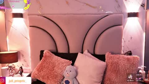 jullianapriv_ online show from 7, 4, 2026