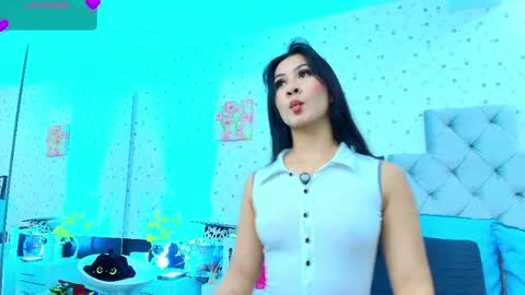 Julieta Reyes   online show from 2, 4, 2026