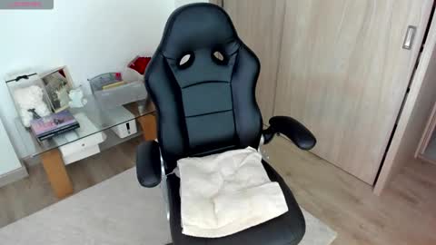 july_correa online show from 24, 9, 2025