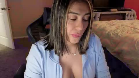 julyclb online show from 17, 5, 2026