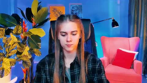 junewoods online show from 2, 4, 2026