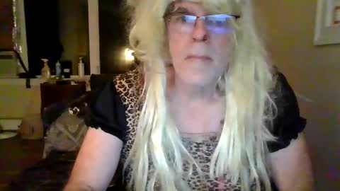 Snapshot of justinefox chatting on 25, 10, 2025 justinefox online show from 25, 10, 2025
