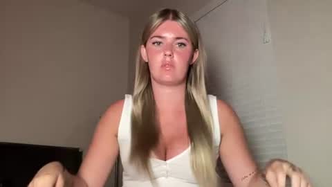 Snapshot of justlaciexx chatting on 16, 7, 2026 Lacie online show from 16, 7, 2026