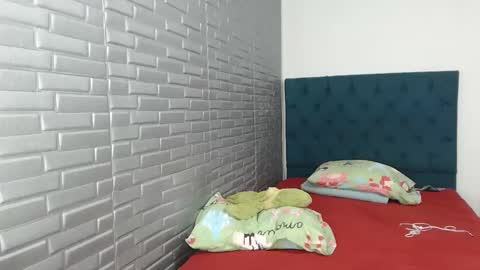 juviaandgray online show from 19, 1, 2025