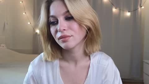 Snapshot of jynny_kiss chatting on 5, 3, 2025 Sinikka online show from 5, 3, 2025