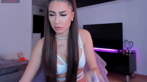 Snapshot of k_chic1 chatting on 5, 3, 2025 k_chic1 online show from 5, 3, 2025