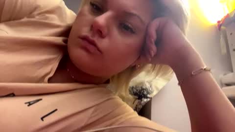 Kaelia and Daniel online show from 20, 10, 2025