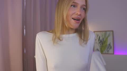 My name is Mia Pleasures to see you Lets have good time together online show from 30, 5, 2026