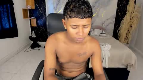 kaiser_alpha777 online show from 17, 4, 2026