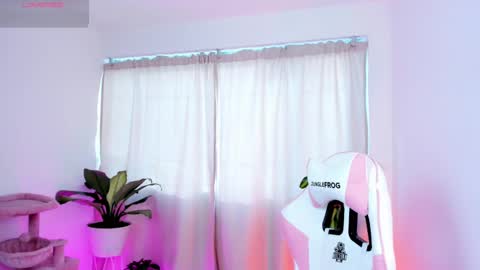 Snapshot of kali_ka chatting on 1, 3, 2025 Kali Ka Please help me with your thumbs up its important dont forget my birthday on October 26 online show from 1, 3, 2025