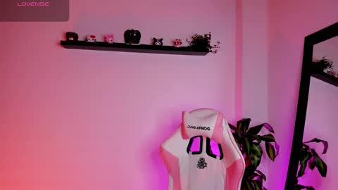 Snapshot of kali_ka chatting on 10, 9, 2025 Kali Ka Please help me with your thumbs up its important dont forget my birthday on October 26 online show from 10, 9, 2025