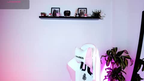Snapshot of kali_ka chatting on 27, 9, 2025 Kali Ka Please help me with your thumbs up its important dont forget my birthday on October 26 online show from 27, 9, 2025