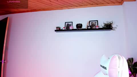 Snapshot of kali_ka chatting on 30, 9, 2025 Kali Ka Please help me with your thumbs up its important dont forget my birthday on October 26 online show from 30, 9, 2025