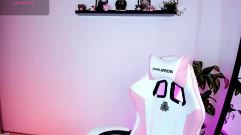 Snapshot of kali_ka chatting on 9, 10, 2025 Kali Ka Please help me with your thumbs up its important dont forget my birthday on October 26 online show from 9, 10, 2025
