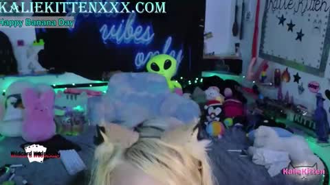 KalieKitten online show from 15, 4, 2026
