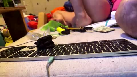 kamikazeozzy_juicylucee online show from 9, 2, 2026