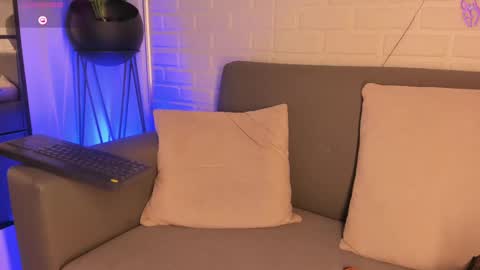 Kari online show from 14, 2, 2025