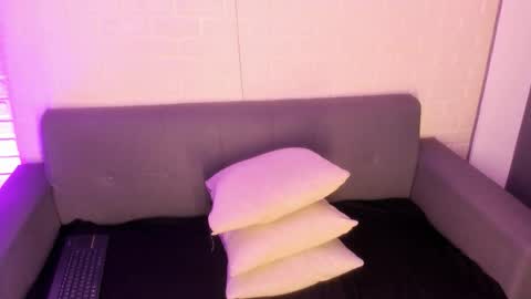 Kari online show from 4, 12, 2025