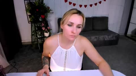 Karina  online show from 21, 2, 2025