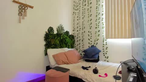 Karlye online show from 10, 3, 2025